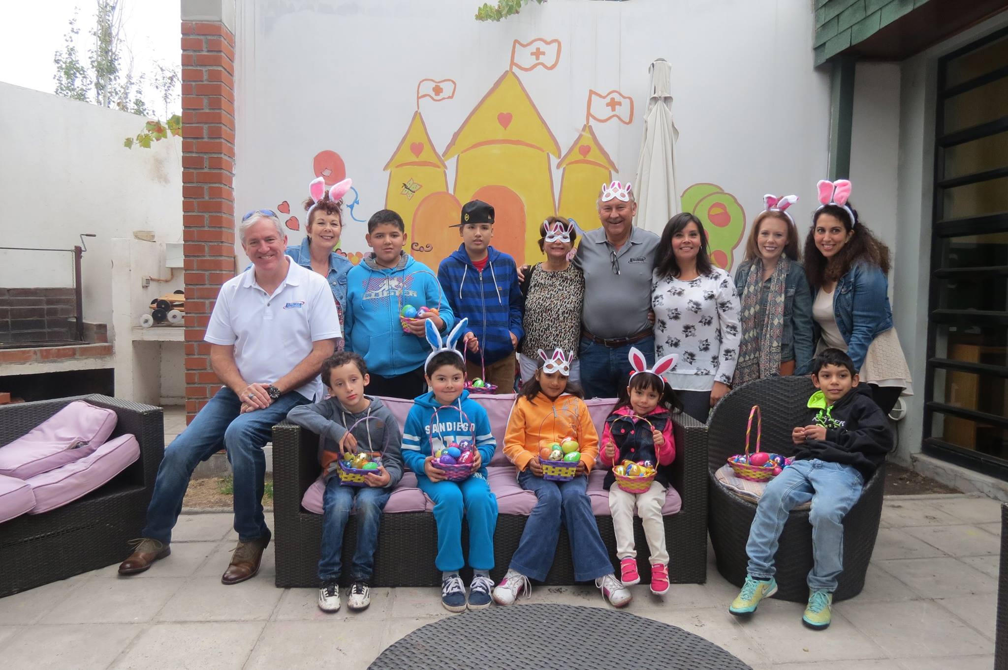 Kallman Worldwide celebrated Easter 2016 with COAR kids in Chile